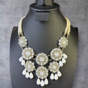 253. Banana Republic Gold Tone Statement Necklace w/ Rhinestones &‎ Beads